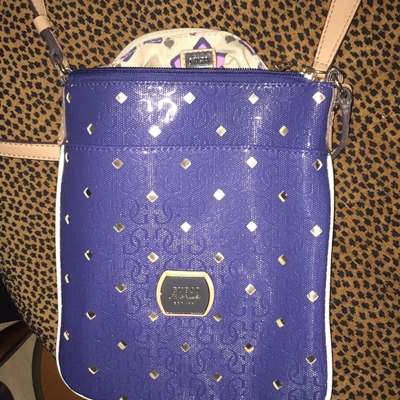 GUESS - Picture 4 of 4